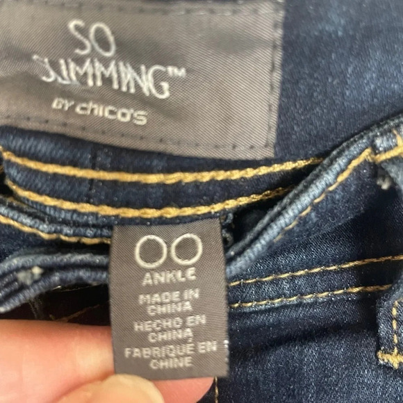 CHICO’S So Slimming Rhinestone Jeans • Size 00 Ankle - Picture 5 of 6